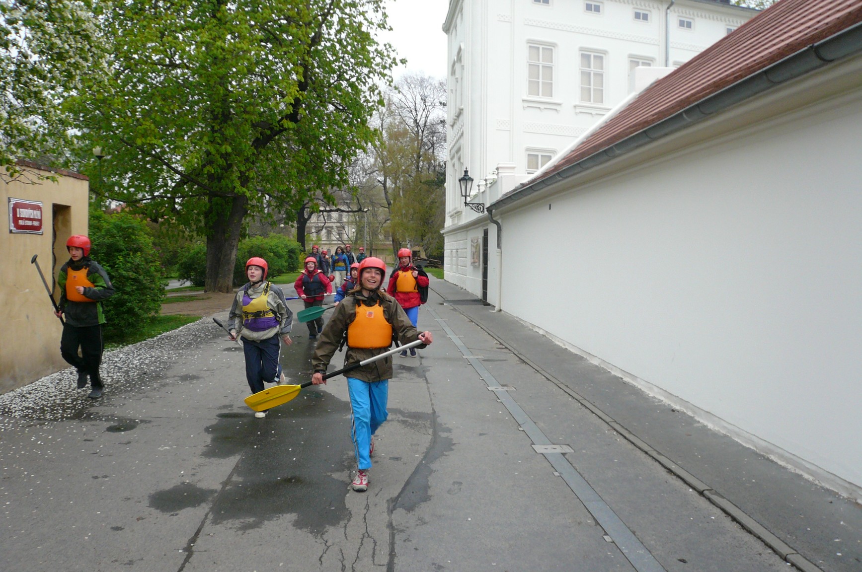 CAL 2008 04 Studna jez za vecera septa 17